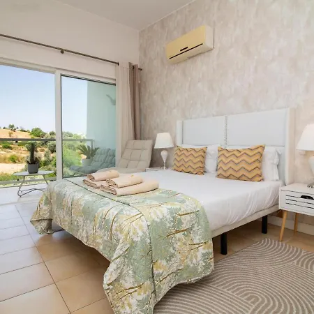 Serenity 04 House - Pool & Garden & Bbq & Comfort & Exclusivity * Албуфейра